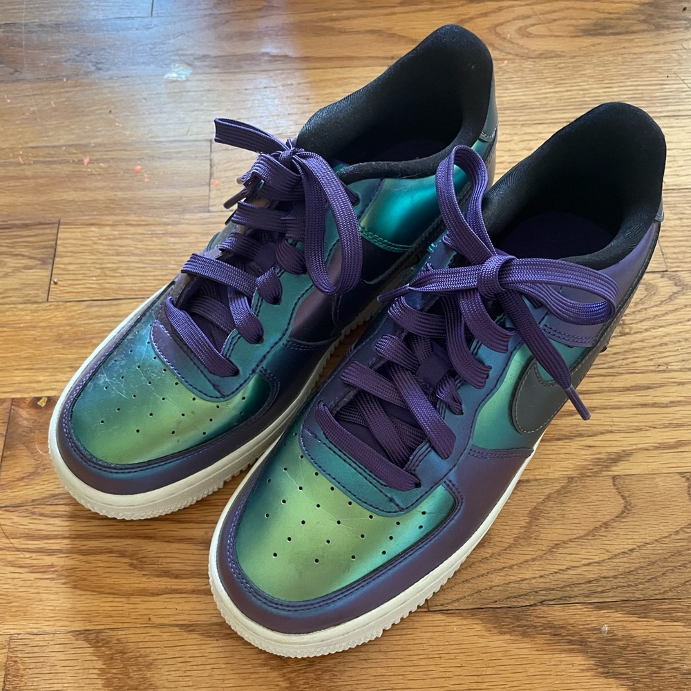 nike air force 1 low lv8 gs. purple neptune green. size 6.5Y